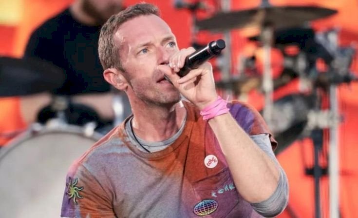 Chris Martin Net Worth 2025 – Coldplay Singer’s Income, Career & Life