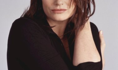 Sarah Parish Net Worth, Biography, Career & Charity