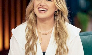 What Is Kelly Clarkson Net Worth in 2025? Career, Income & Facts