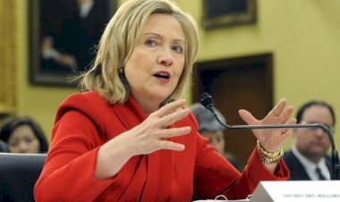 Hillary Clinton Biography 2025: Career, Net Worth & Facts