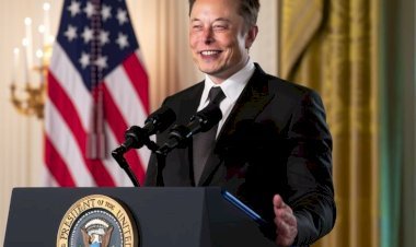 What Is Elon Musk Net Worth? The Fortune of the World’s Richest Man in 2025