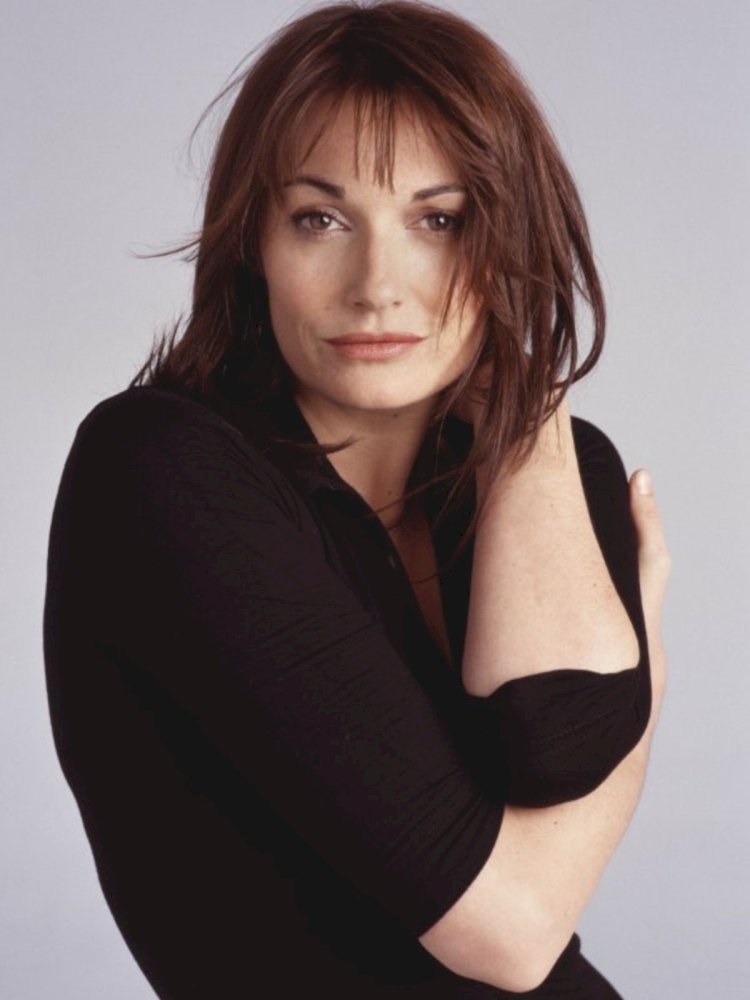 Sarah Parish Net Worth, Biography, Career & Charity