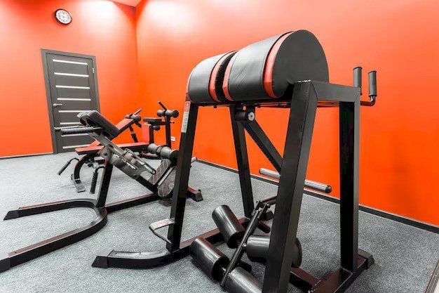 Essential Gym Equipment 2025: Smart & Safe Fitness Guide