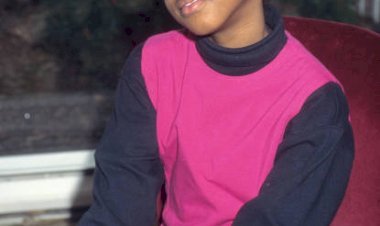 Zelda Harris Net Worth 2025: Career, Life & Earnings