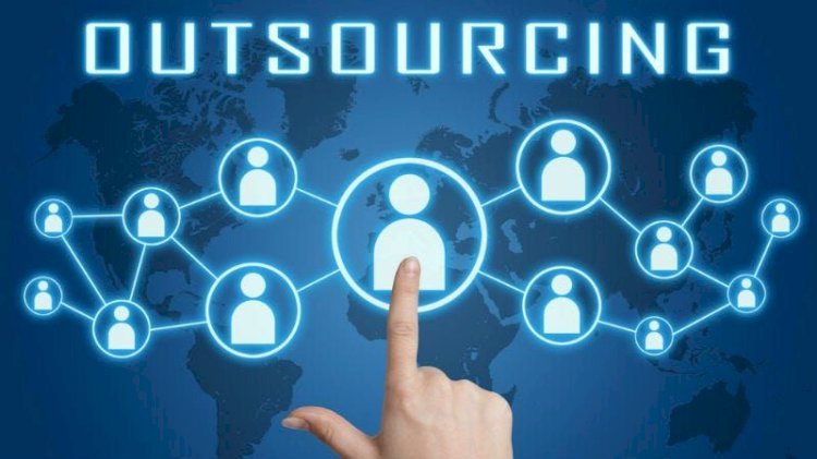 Outsourcing Information Technology Services: A 2025 Growth Guide