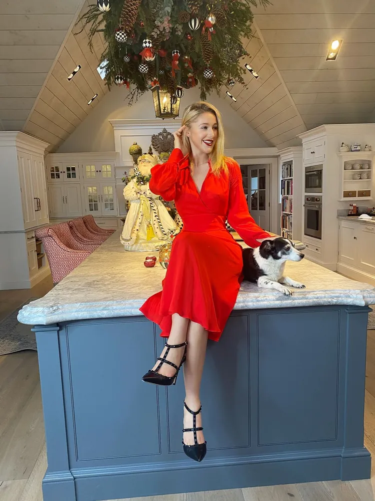 Leonora Smee Net Worth 2026 – Verified Bio, Career, and Luxury Lifestyle