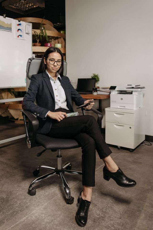 How the Right Office Chair Can Improve Posture and Reduce Discomfort